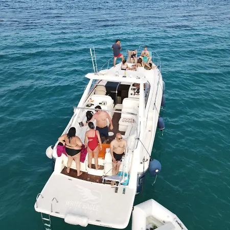 White Eagle Cruises Sani Ботель