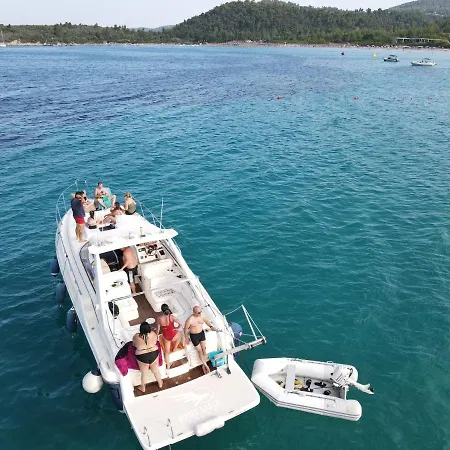 Ботель White Eagle Cruises Sani *
