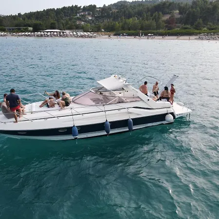 White Eagle Cruises Sani * باراليا ساني