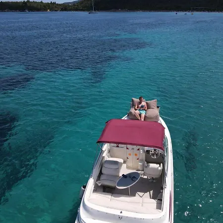 Botel White Eagle Cruises Sani *